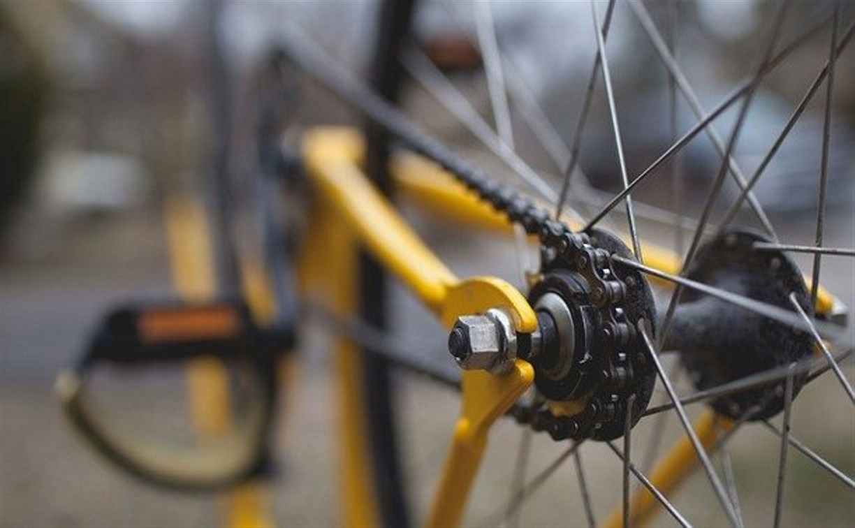 Житель Южно-Сахалинска украл велосипед и поехал на нём воровать деньги