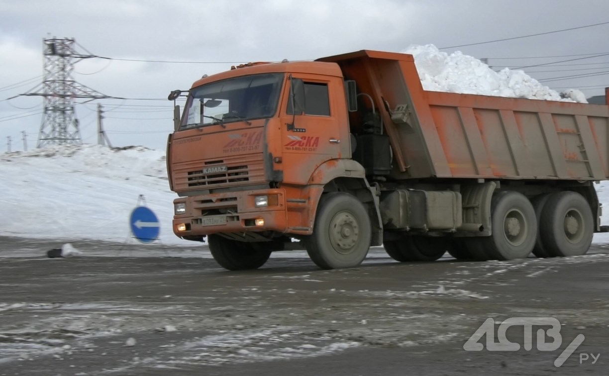 "Есть куда сдвигать снег": Южно-Сахалинск готов к новому мощному циклону