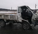 Врезался в стоявший Land Cruiser: стали известны подробности тройного ДТП на юге Сахалина