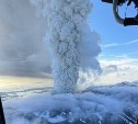 Экскурсия к вулкану на Дальнем Востоке закончилась трагедией: пилот умер, туристов эвакуировали