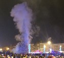 В Южно-Сахалинске сгоревшую новогоднюю елку заменят на новую ель