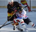 Первый матч чемпионата по хоккею для молодежной сборной Сахалина завершился неудачно