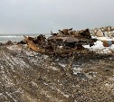 На Сахалине из бухты Лососей удалили шестое затонувшее судно