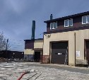 Крупный пожар в автокомплексе предотвратили в Долинске 