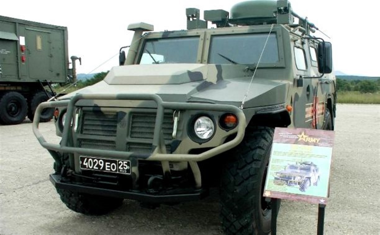 На территории снесённого Дома офицеров в Южно-Сахалинске устроят выставку боевой техники