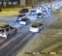"Не выспались?": нелепое ДТП произошло на перекрёстке в Южно-Сахалинске