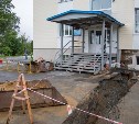 Мэр Южно-Сахалинска поручил сделать водоотвод, чтобы избежать влаги в подвале лицея №1