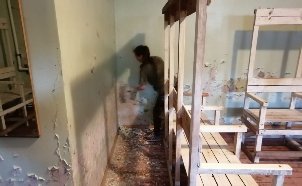 Жители сахалинского села Чехов больше месяца ждали ремонта общественной бани