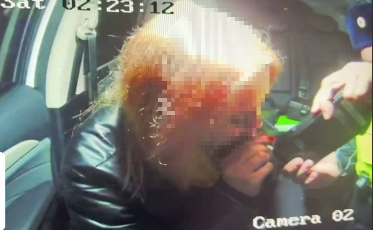 "Пришлось стрелять": пьяная сахалинка без прав на "Королле" пыталась скрыться от инспекторов ДПС