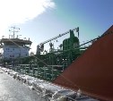 Новый танкер «Роснефти» встретили в порту Корсакова
