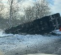 В Углегорском районе большегруз вылетел с дороги, перевалившись через отбойник 