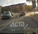 Подросток на велосипеде вылетел на дорогу и едва не попал под машину в Южно-Сахалинске
