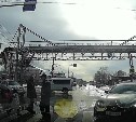 В Южно-Сахалинске автохам на “Лексусе” собрал комбо из нарушений на одном перекрёстке