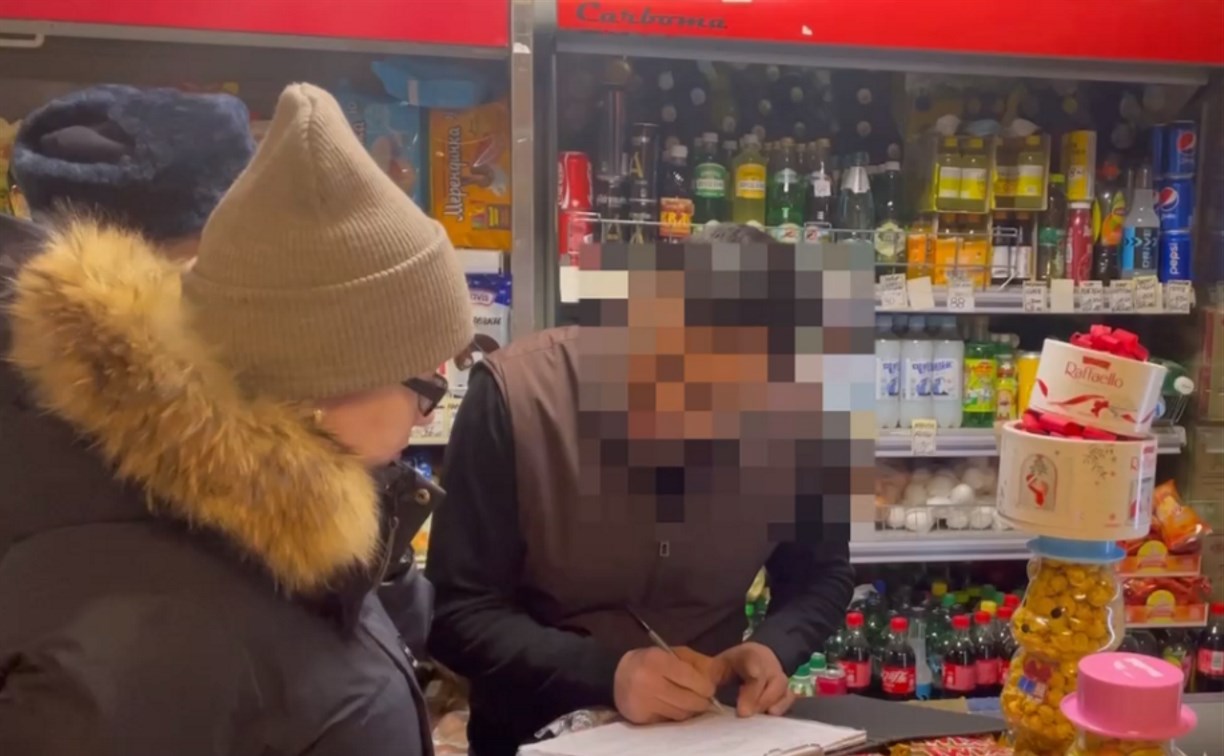 Полицейские прикрыли три магазина в Южно-Сахалинске, которые продавали алкоголь ночью
