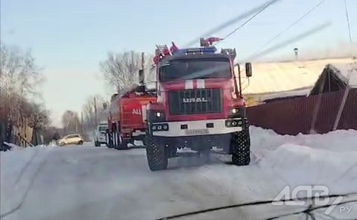 Мёртвого человека обнаружили при тушении пожара в частном доме в Смирных