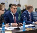 Валерий Лимаренко обсудил с депутатами Сахалинской областной Думы вопросы развития региона