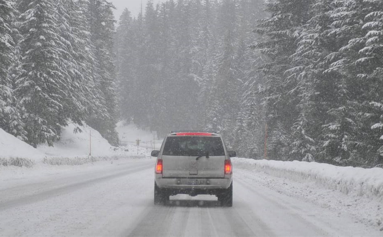 Восемь межмуниципальных автобусов отменили на Сахалине из-за непогоды