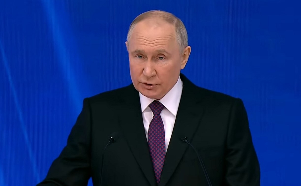 Налоговый режим смягчить, подход к проверкам изменить: Путин анонсировал новые меры поддержки бизнеса