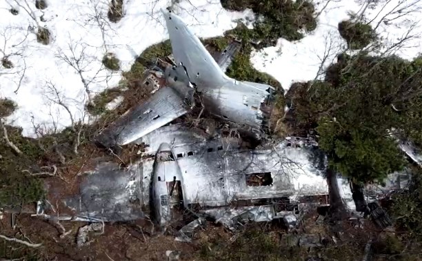 Появилось видео с места авиакатастрофы на Сахалине, где погибли 9 человек