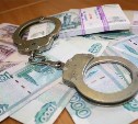 На Сахалине сотрудники транспортной полиции вымогали деньги у предпринимателя