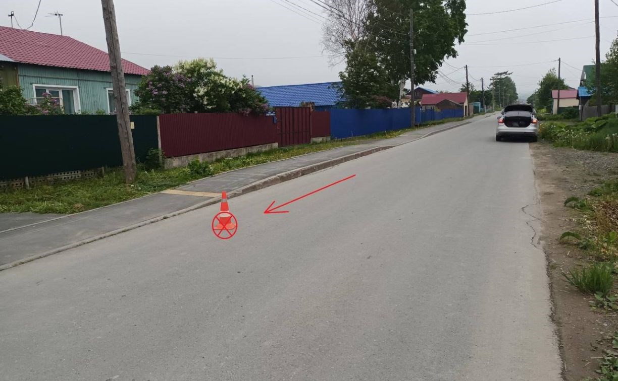 Подросток пострадал в Южно-Сахалинске, упав с мопеда во время движения