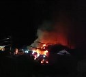 Масштабный пожар потушили ночью в Макарове