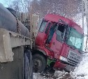 В районе бухты Тихая опрокинулся тягач 