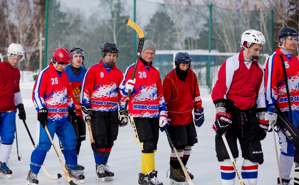 Открытие турнира по хоккею с мячом прошло в Южно-Сахалинске