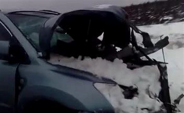 Внедорожник и самосвал столкнулись в Долинском районе