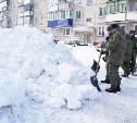 Снежная горка для детей вместо незаконной парковки появилась в Хомутово
