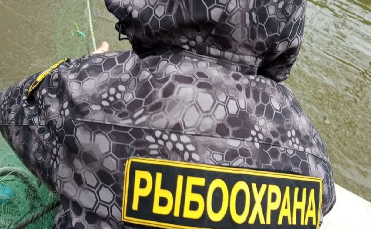Два автомобиля и 36 кг браконьерской рыбы изъяли у сахалинцев за неделю
