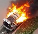 Очевидец: в Южно-Сахалинске сгорел автомобиль после ДТП