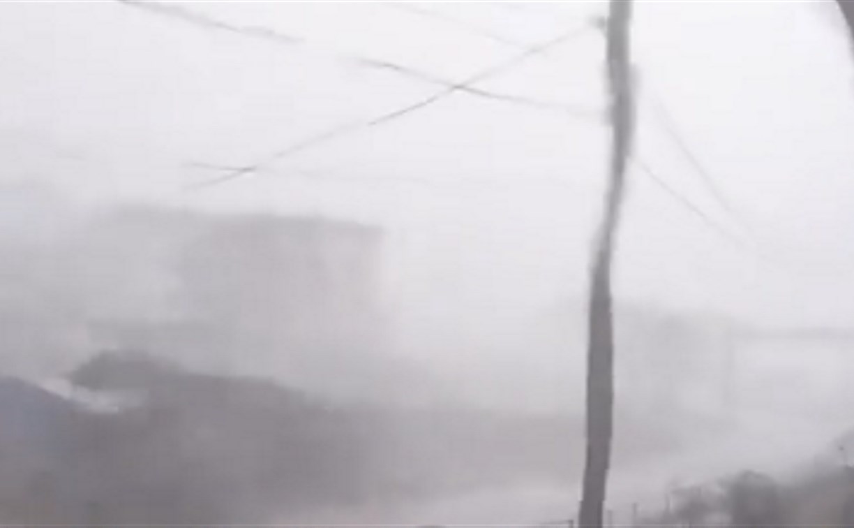 На Курилах устраняют последствия мощного циклона: электроснабжение восстановлено