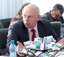 Депутаты сахалинской облдумы в очередной раз устроили схватку за деньги