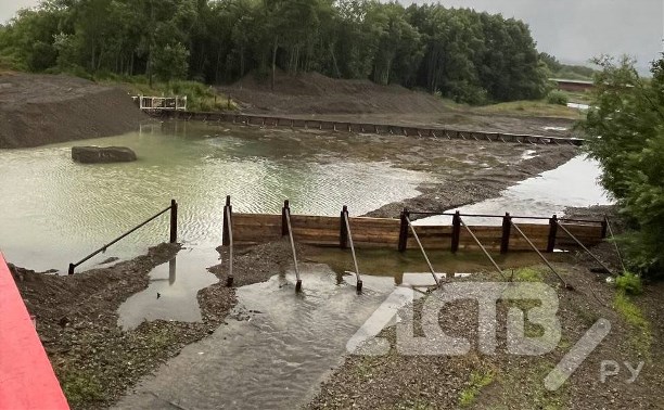 Установка забора на реке Гастелловка на Сахалине вызвала вопросы у сахалинской прокуратуры