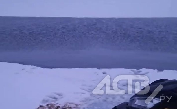 "Лёд уходит": сахалинские рыбаки распрощались с частью припая
