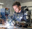 Школьники Приморья разработали экзоскелет для сварщиков