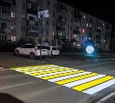 В Долинске подсветили пешеходные переходы