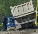 Сахалинцы обсудили причину серьёзной аварии грузовиков и поздравили очевидца со вторым днём рождения
