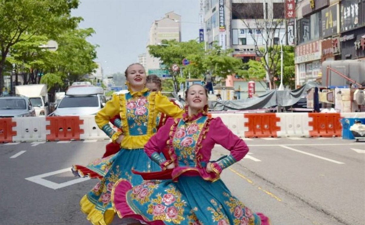 Южно-сахалинские танцоры выступили на фестивале уличного искусства в Корее