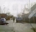 На перекрестке в Южно-Сахалинске сбили мужчину на мопеде