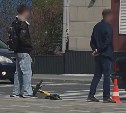 Очевидцы: электросамокатчик попал в ДТП в Южно-Сахалинске