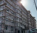 В Поронайске 45 семей в этом году переедут в новостройку из аварийного жилья