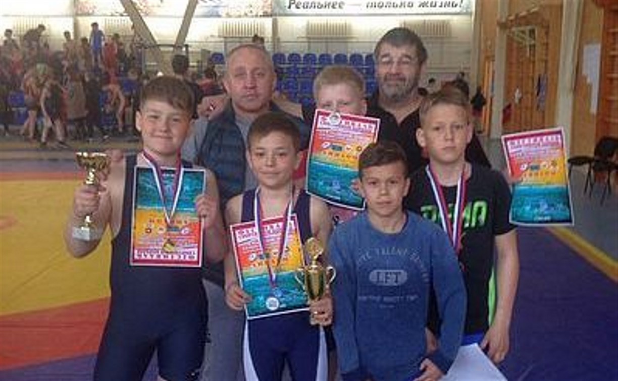 Сахалинские борцы завоевали четыре медали международного турнира в Комсомольске-на-Амуре