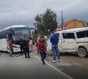 "Два пассажира пострадали"": в Ново-Александровске маршрутный автобус попал в жесткое ДТП