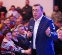 Новый спорткомплекс, газ и заправка: Валерий Лимаренко ответил на вопросы жителей Холмского района