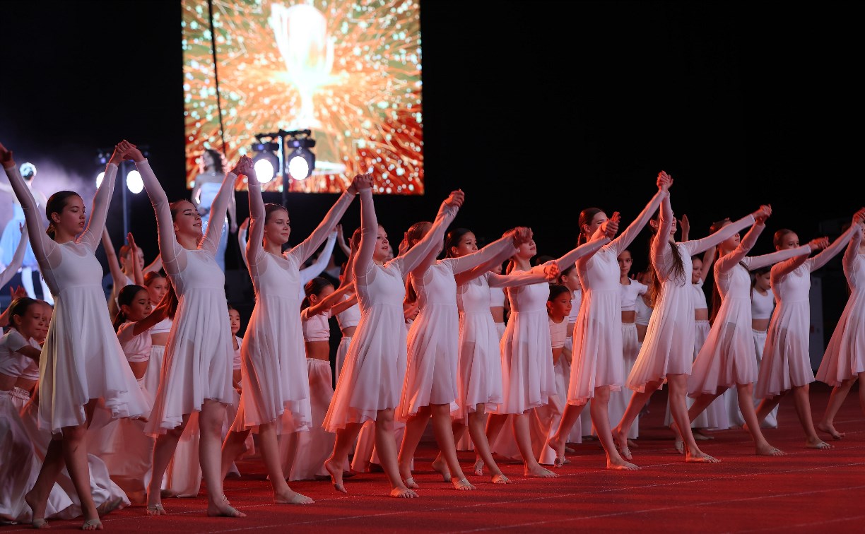 На Сахалине торжественно открыли легкоатлетический манеж