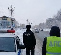  Сотрудники ГИБДД в Южно-Сахалинске обнаружили в авто подозрительного пассажира
