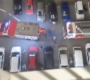 Три пожарных расчёта съезжались к пятиэтажке в Южно-Сахалинске: горела кухня