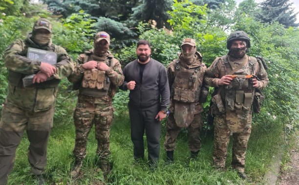 Оборудование и технику доставил мэр Углегорска сахалинским бойцам на Донбасс